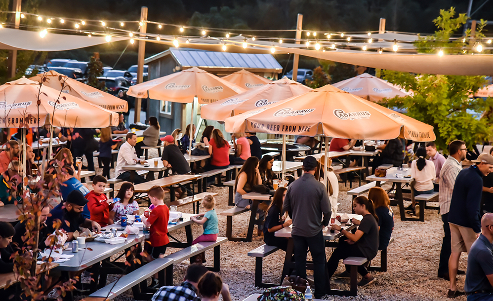 outdoor diners at cabarrus brewing company